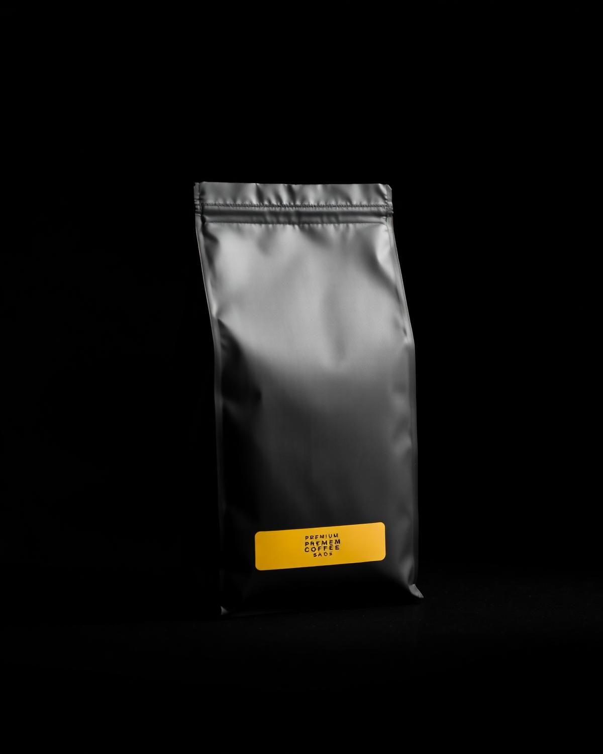 Mono — Premium coffee brand campaign